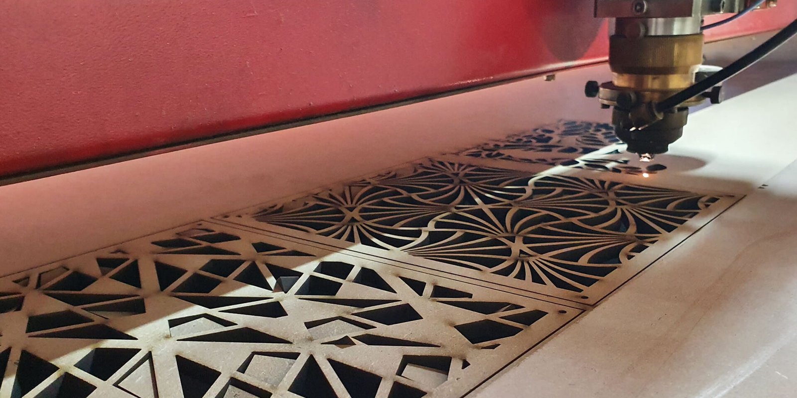 TSK Groupe - Service gravure et la découpe laser