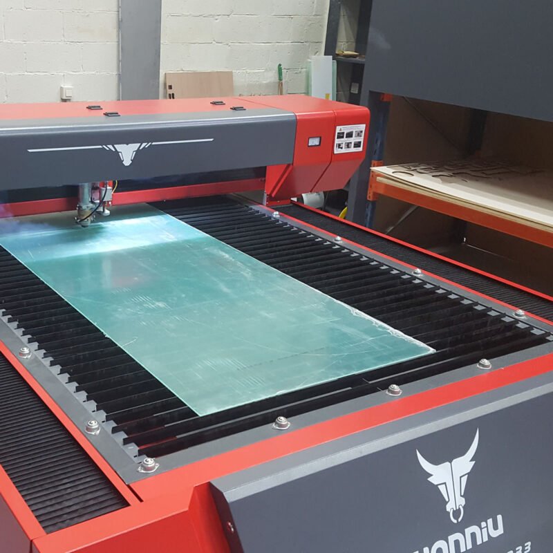 TSK Groupe - Service gravure et la découpe laser