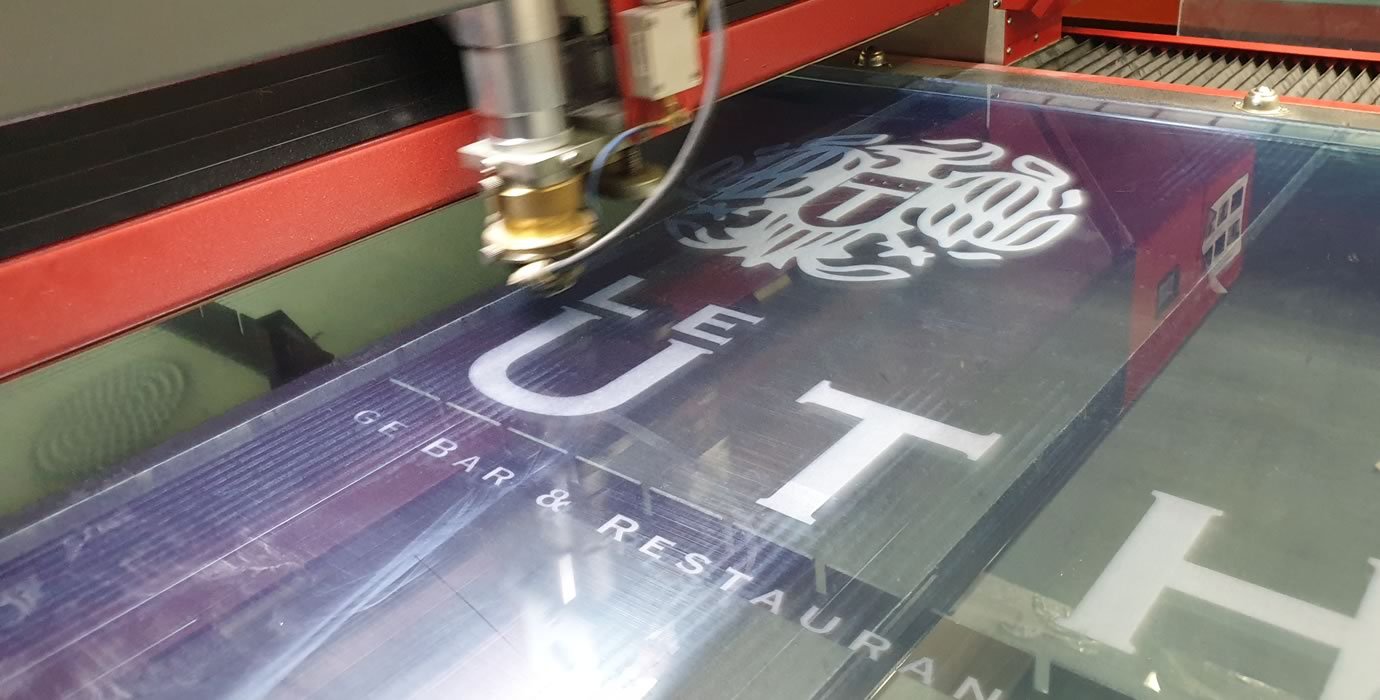 TSK Groupe - Service gravure et la découpe laser